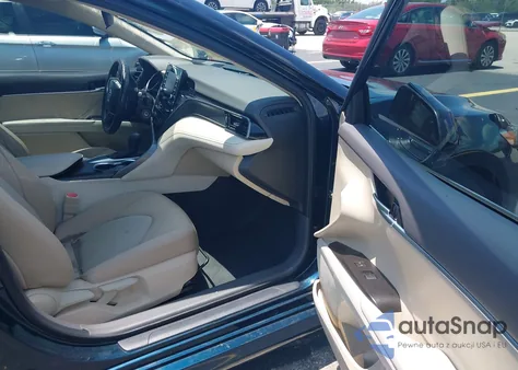 2021 Toyota Camry Le z USA, uszkodzony, nr VIN 4T1C11AK2MU455202